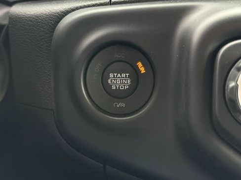 Used 2023 Jeep Gladiator Sport AWD/4WD image 19