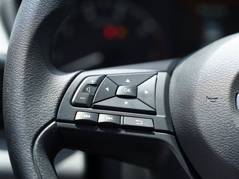 Used 2025 Nissan Altima 2.5 S FWD image 17