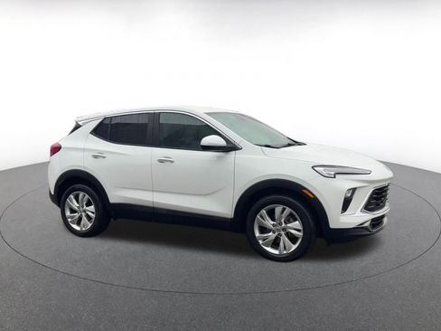 Used 2025 Buick Encore GX Preferred image 2
