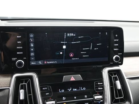 Used 2023 Kia Sorento EX w/ Panoramic Sunroof Package FWD image 17