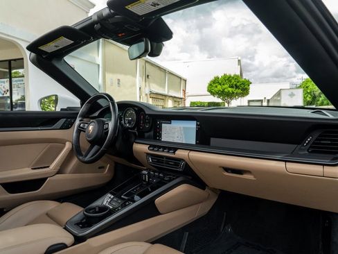 Used 2022 Porsche 911 Carrera image 25