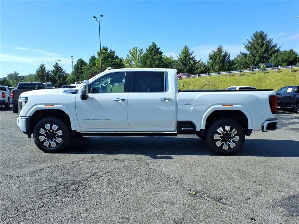 Used 2024 GMC Sierra 3500 Denali w/ Denali Reserve Package AWD/4WD image 6