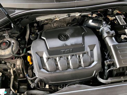 Used 2023 Volkswagen Tiguan SE R-Line FWD image 33