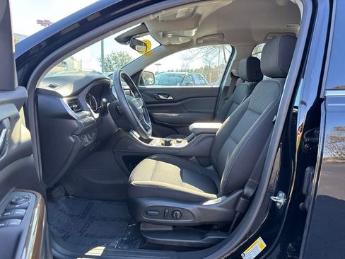 Used 2023 GMC Acadia SLE w/ Driver Convenience Package image 25