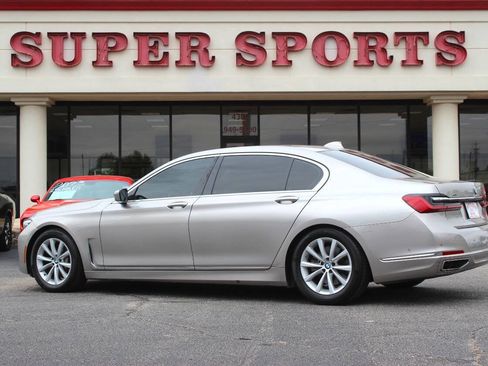 Used 2022 BMW 740i xDrive AWD/4WD image 5