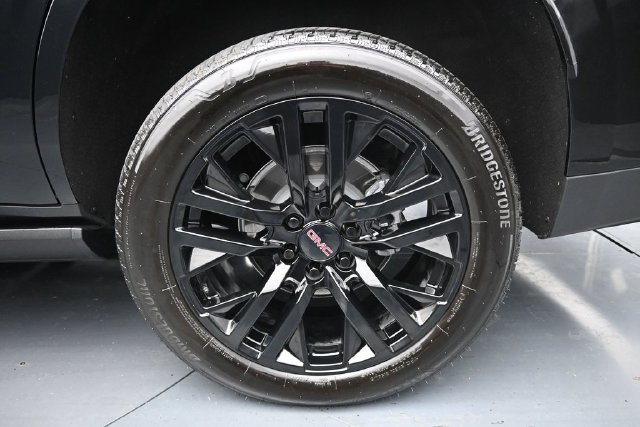 Used 2026 GMC Yukon Denali w/ Sun & Power Step Package AWD/4WD image 12