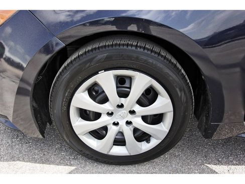 Used 2025 Toyota Corolla LE FWD image 31