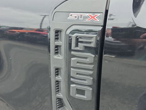 Used 2024 Ford F250 XL w/ STX Appearance Package AWD/4WD image 10