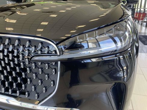 Used 2025 Lincoln Aviator 2WD image 9