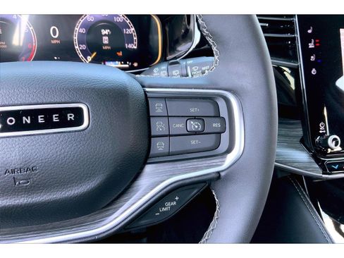 Used 2024 Jeep Wagoneer Series II w/ Convenience Group I AWD/4WD image 17