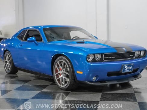 Used 2009 Dodge Challenger SRT8 w/ SRT Option Group II image 18