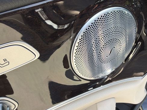 Used 2019 Mercedes-Benz E 300 image 24