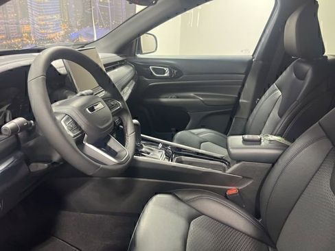 New 2026 Jeep Compass Latitude image 10