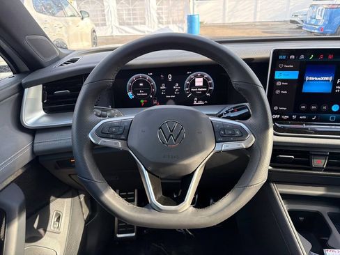 Used 2026 Volkswagen Tiguan SE R-Line AWD/4WD image 15