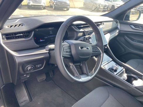 Used 2025 Jeep Grand Cherokee L Laredo w/ Luxury Tech Group I image 17