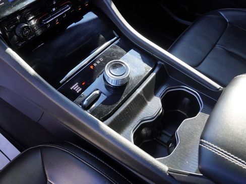 Certified 2024 Jeep Grand Cherokee L Limited w/ Black Appearance Package image 19