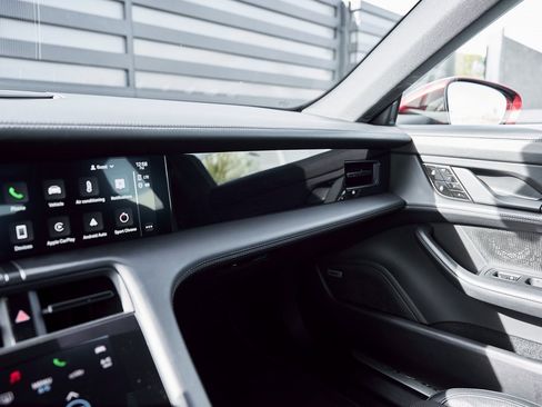 Used 2021 Porsche Taycan 4S image 74