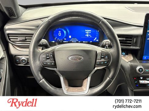 Used 2020 Ford Explorer Platinum w/ Premium Technology Package AWD/4WD image 13