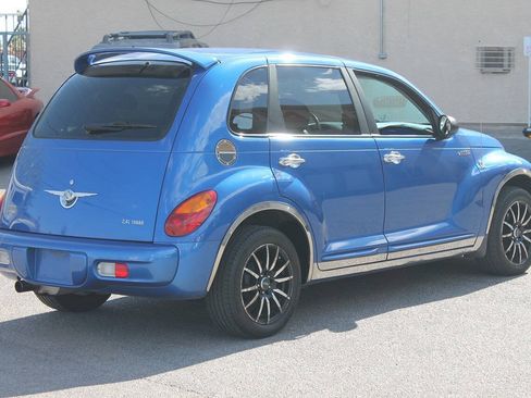 Used 2004 Chrysler PT Cruiser Limited FWD image 8