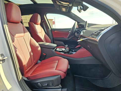 New 2025 BMW X4 xDrive30i w/ Premium Package image 15