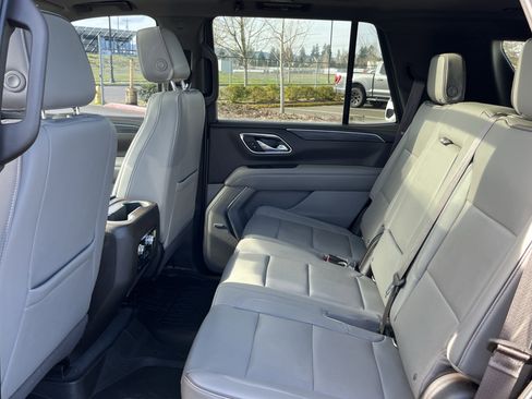 Used 2022 GMC Yukon SLT w/ SLT Luxury Package image 13