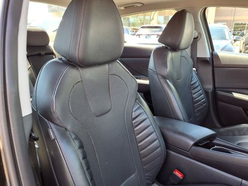 Certified 2023 Hyundai Elantra Limited FWD image 12