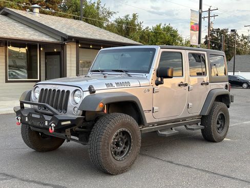 Used 2018 Jeep Wrangler Unlimited Sport S AWD/4WD image 3