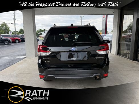 Used 2020 Subaru Forester Premium AWD/4WD image 8