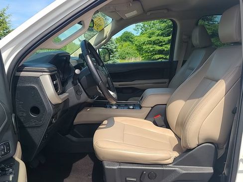 Used 2023 Ford Expedition Max XLT AWD/4WD image 8