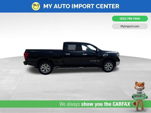 Used 2018 Nissan Titan SV w/ SV Convenience Package AWD/4WD image 8