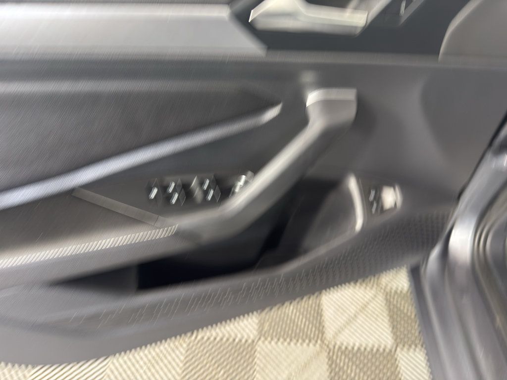 Used 2022 Volkswagen Jetta SE FWD image 15