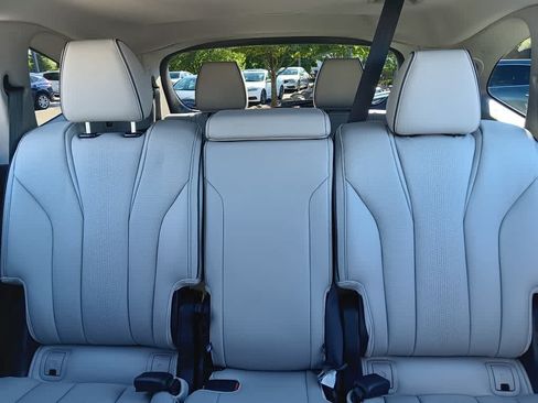 Used 2024 Acura MDX w/ Advance Package AWD/4WD image 12