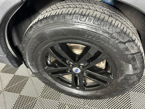Used 2020 Ford Explorer XLT w/ Comfort Package AWD/4WD image 11