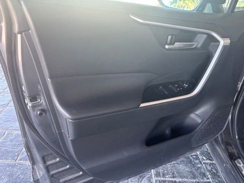 Used 2021 Toyota RAV4 XLE Premium AWD/4WD image 9