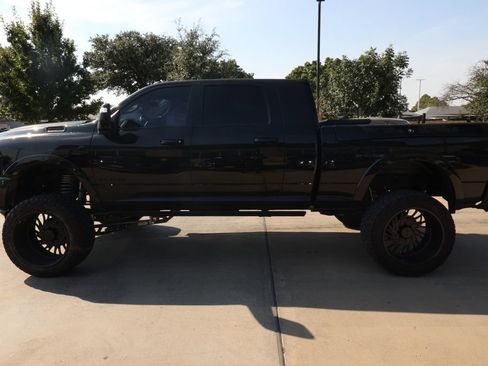 Used 2025 RAM 2500 Limited AWD/4WD image 8