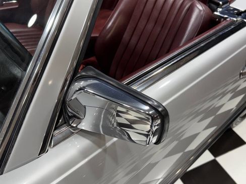 Used 1988 Mercedes-Benz 560 SL image 41