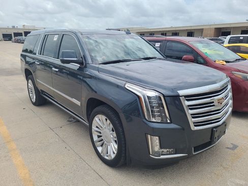 Used 2019 Cadillac Escalade ESV Platinum AWD/4WD image 3