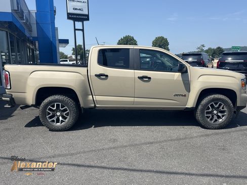 Used 2022 GMC Canyon AT4 w/ Trailering Package AWD/4WD image 1