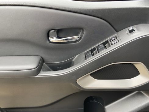 Used 2024 Nissan Frontier SV image 46