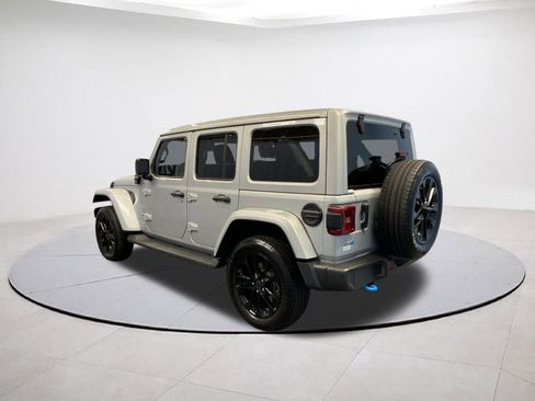 Used 2024 Jeep Wrangler Sahara w/ Technology Group image 4
