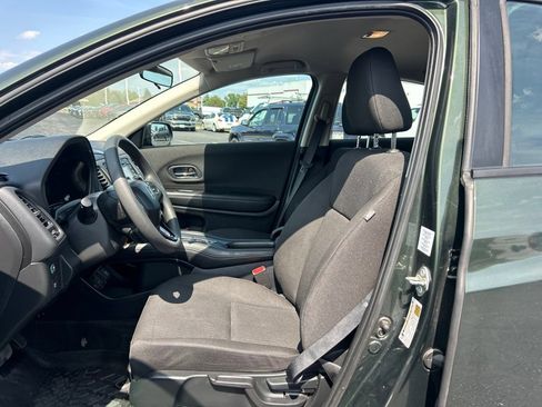 Used 2017 Honda HR-V LX image 4