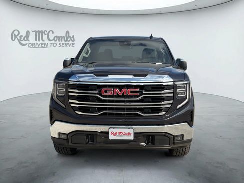 Used 2025 GMC Sierra 1500 SLT AWD/4WD image 2