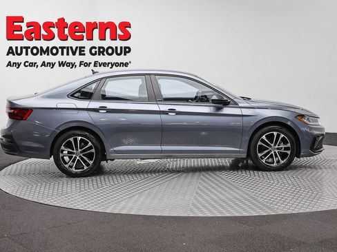 Used 2025 Volkswagen Jetta Sport FWD image 4