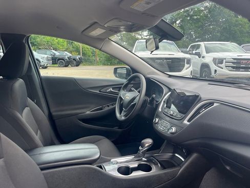 Used 2022 Chevrolet Malibu LT FWD image 38