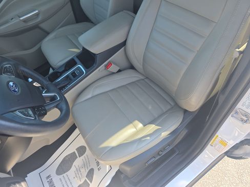 Used 2018 Ford Escape SEL w/ Ford Safe & Smart Package AWD/4WD image 14