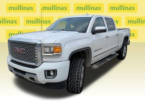 Used 2015 GMC Sierra 2500 Denali w/ Duramax Plus Package AWD/4WD image 3