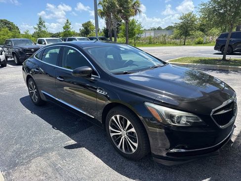 Used 2017 Buick LaCrosse Essence FWD image 2