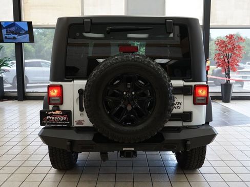Used 2017 Jeep Wrangler Sport AWD/4WD image 14