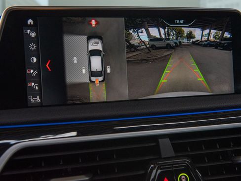 Used 2019 BMW 740i w/ M Sport Package image 25