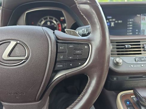 Used 2018 Lexus LS 500 AWD w/ Accessory Package (Z1) image 29